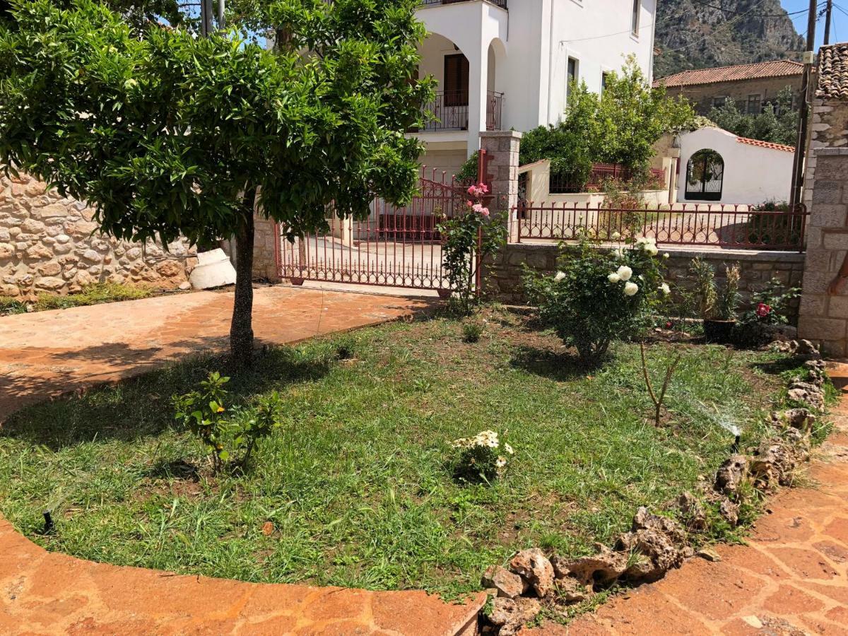 Haus Kleopatra Villa เลโอนีดีออน ภายนอก รูปภาพ